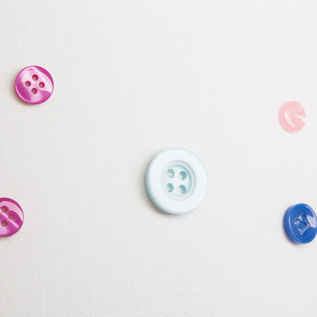RENDL shades, shade bases, pendent sets DELISA 35/30 shade white buttons  max. 28W R12389 9